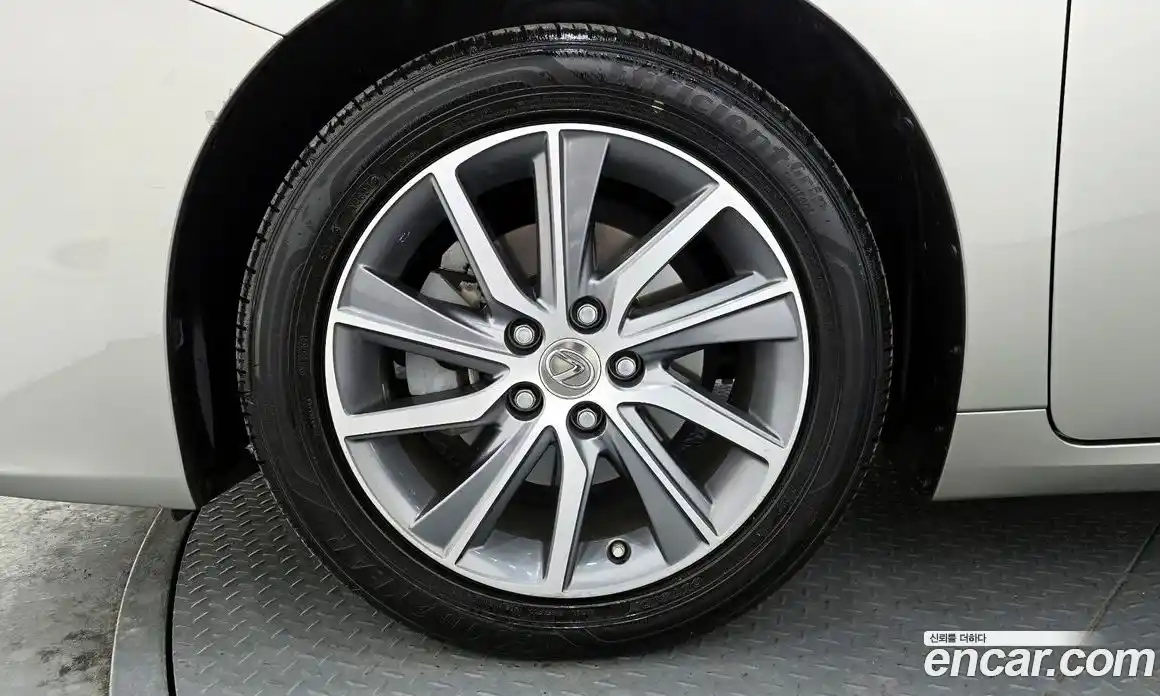 Lexus ES 2016 2.5 Автомат в Москве № 628604, фото 5