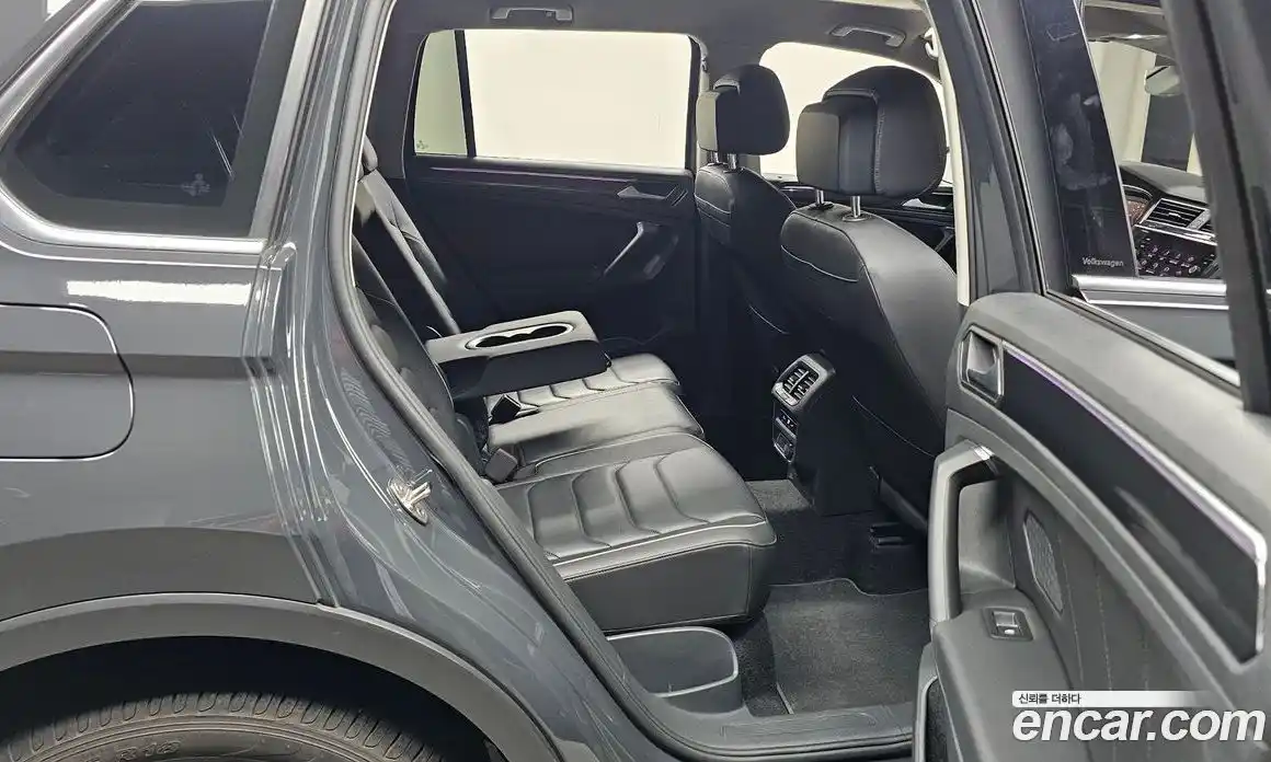 Volkswagen Tiguan 2023 2.0 Автомат в Москве № 628951, фото 12