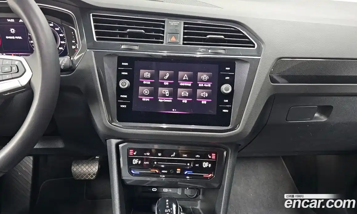 Volkswagen Tiguan 2023 2.0 Автомат в Москве № 628951, фото 15