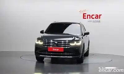 Volkswagen Tiguan 2023 2.0 Автомат в Москве № 628951, миниатюра 3