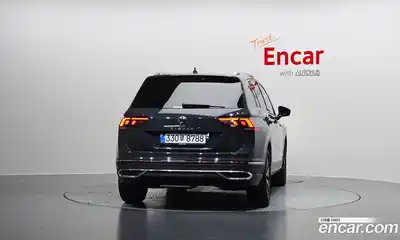 Volkswagen Tiguan 2023 2.0 Автомат в Москве № 628951, миниатюра 4