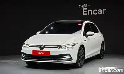 Volkswagen Golf, 2023