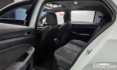 Volkswagen Golf 2023 2.0 Автомат в Москве № 628987, миниатюра 12