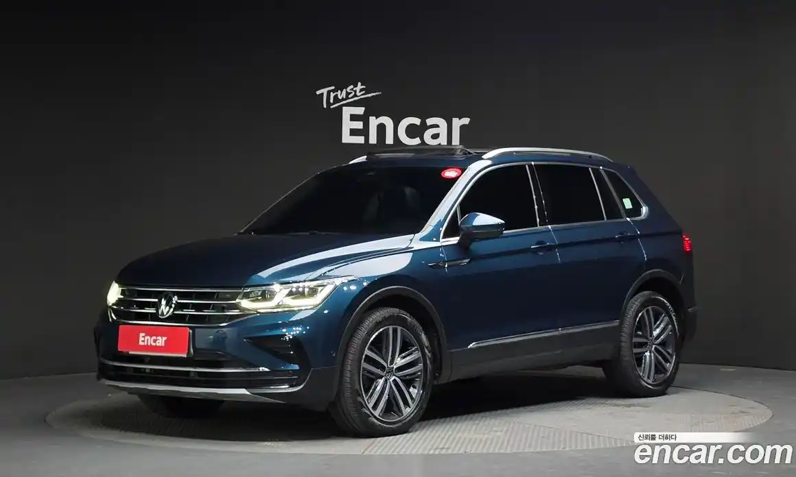 Volkswagen Tiguan 2023 2.0 Автомат в Москве № 628988, фото 1