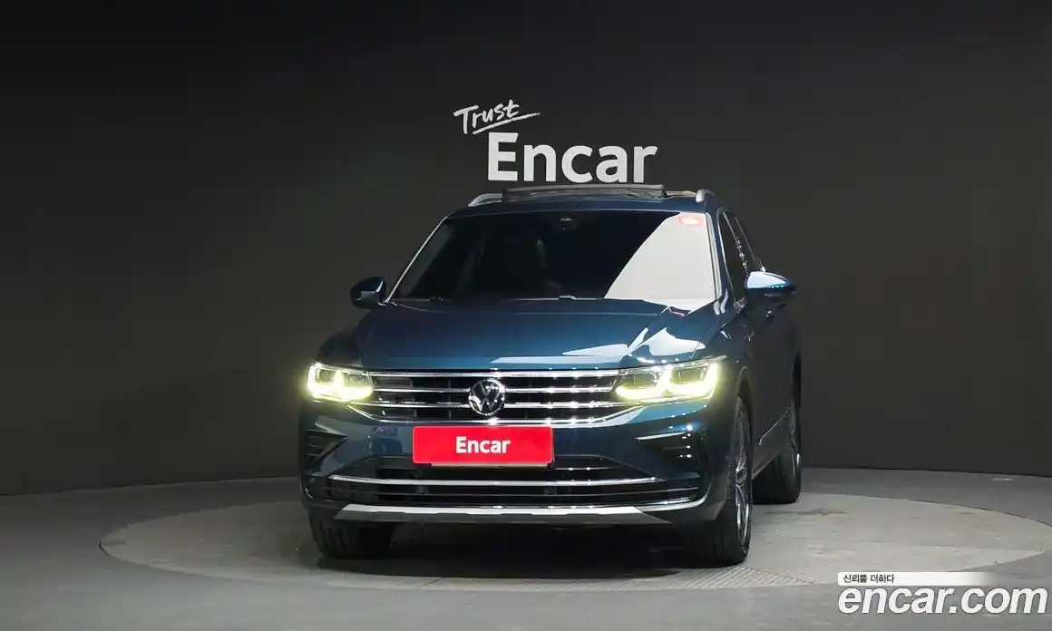 Volkswagen Tiguan 2023 2.0 Автомат в Москве № 628988, фото 3
