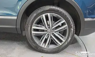 Volkswagen Tiguan 2023 2.0 Автомат в Москве № 628988, миниатюра 5