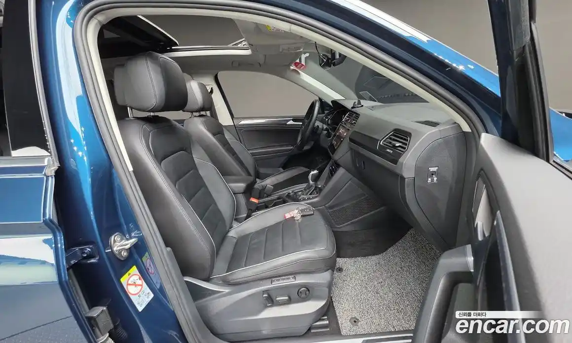 Volkswagen Tiguan 2023 2.0 Автомат в Москве № 628988, фото 10