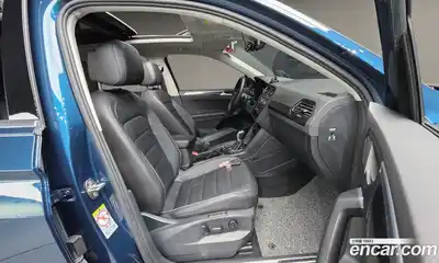 Volkswagen Tiguan 2023 2.0 Автомат в Москве № 628988, миниатюра 10