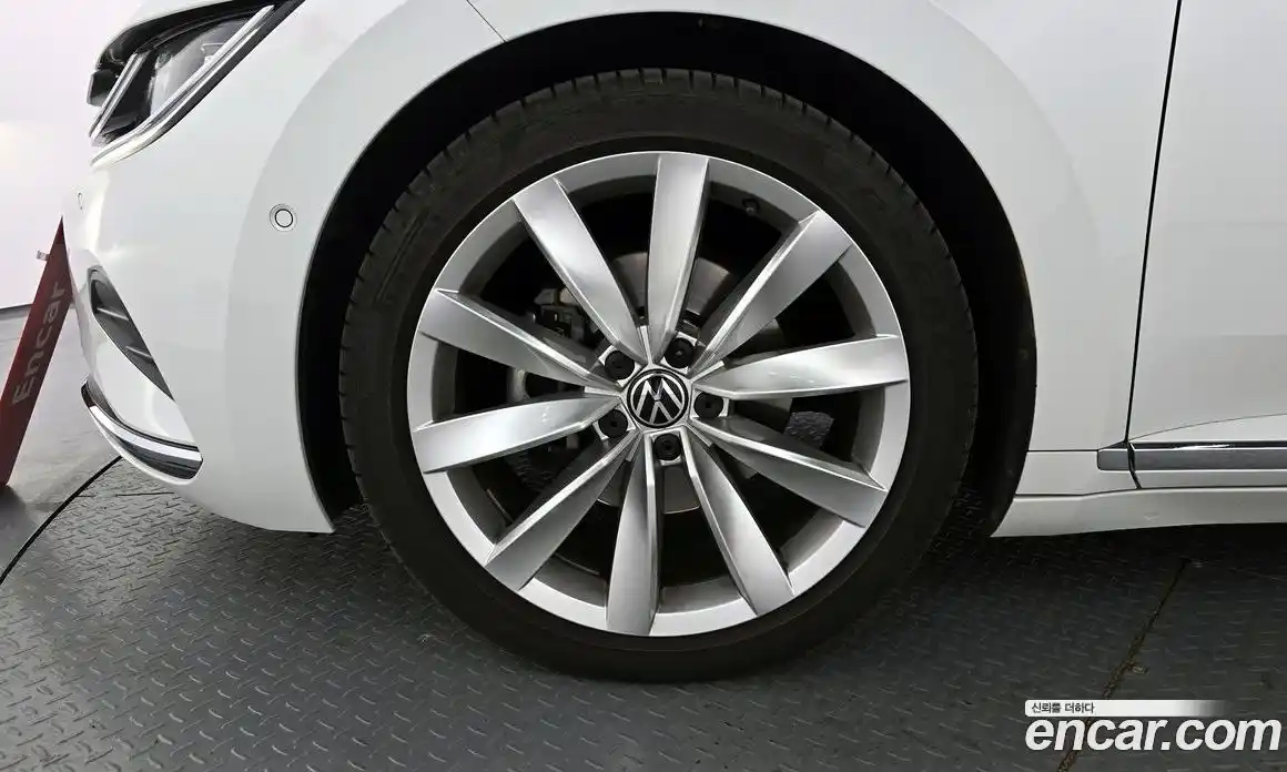 Volkswagen Arteon 2023 2.0 Автомат в Москве № 629034, фото 5