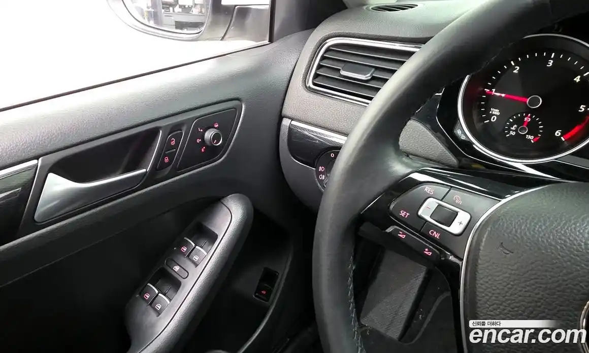 Volkswagen Jetta 2015 2.0 Автомат в Москве № 629150, фото 17