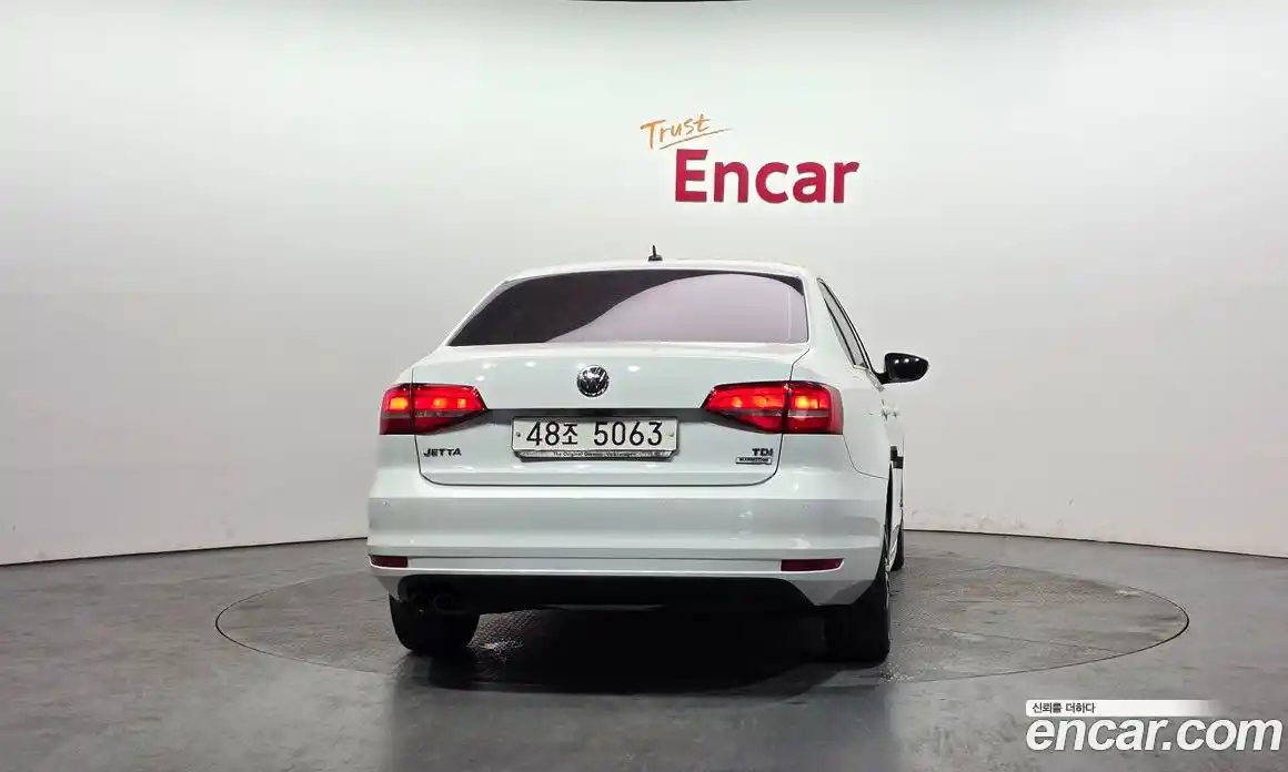 Volkswagen Jetta 2015 2.0 Автомат в Москве № 629150, фото 4