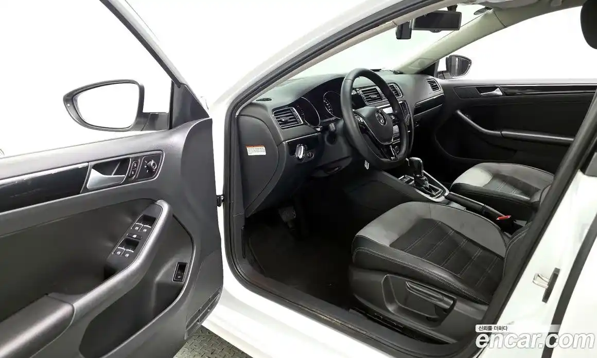 Volkswagen Jetta 2015 2.0 Автомат в Москве № 629150, фото 10