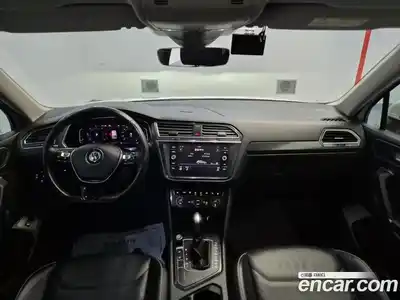 Volkswagen Tiguan 2020 2.0 Автомат в Москве № 629313, миниатюра 7