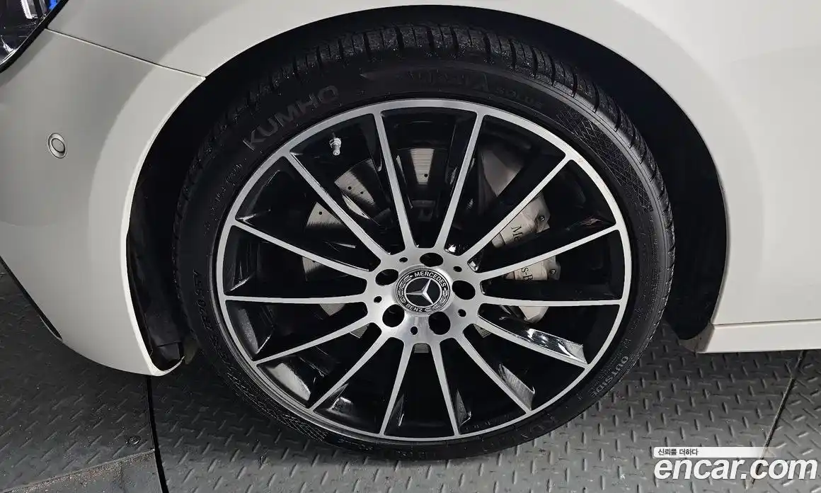 Mercedes-Benz E-Class 2023 2.0 Автомат в Москве № 140429, фото 5