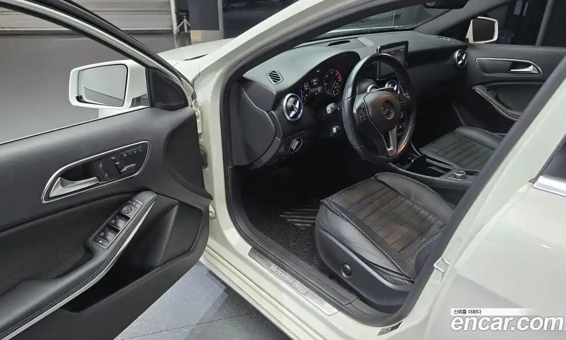 Mercedes-Benz A-Class 2015 1.5 Автомат в Москве № 161724, фото 11