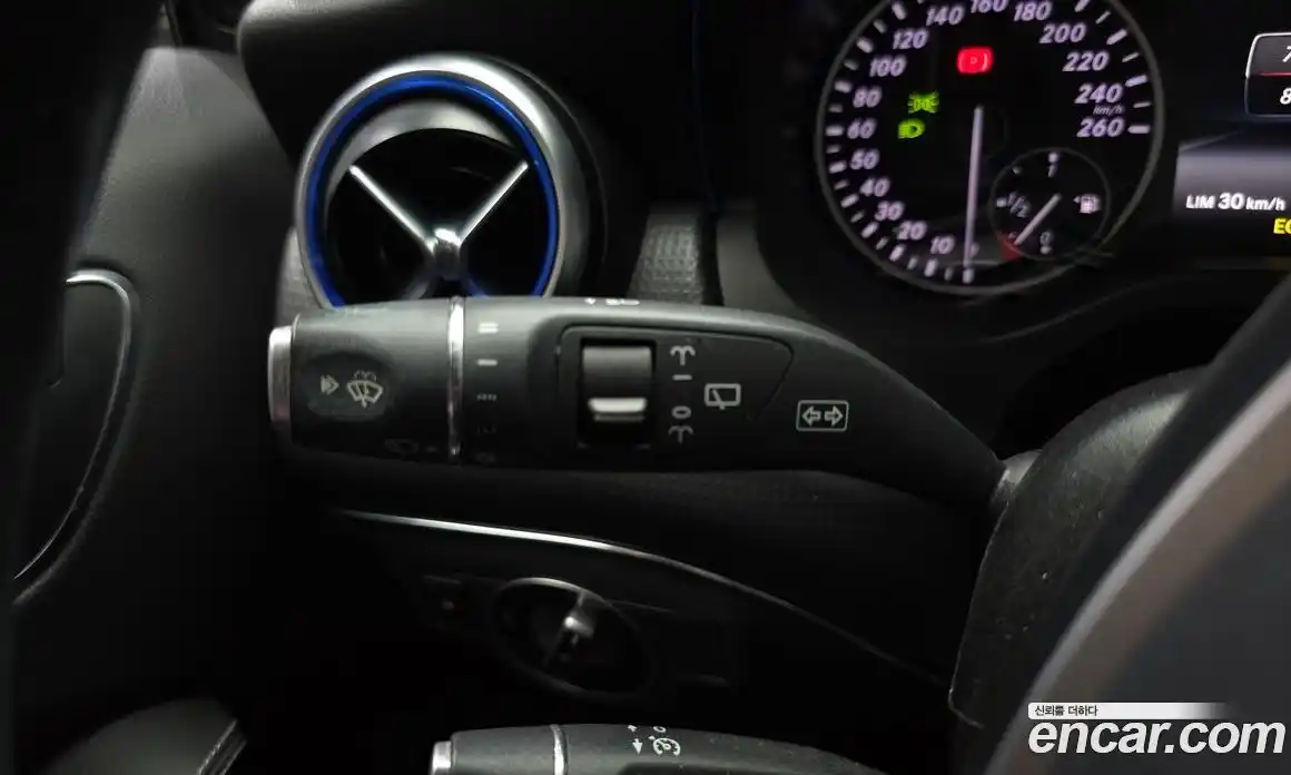 Mercedes-Benz A-Class 2015 1.5 Автомат в Москве № 161724, фото 17