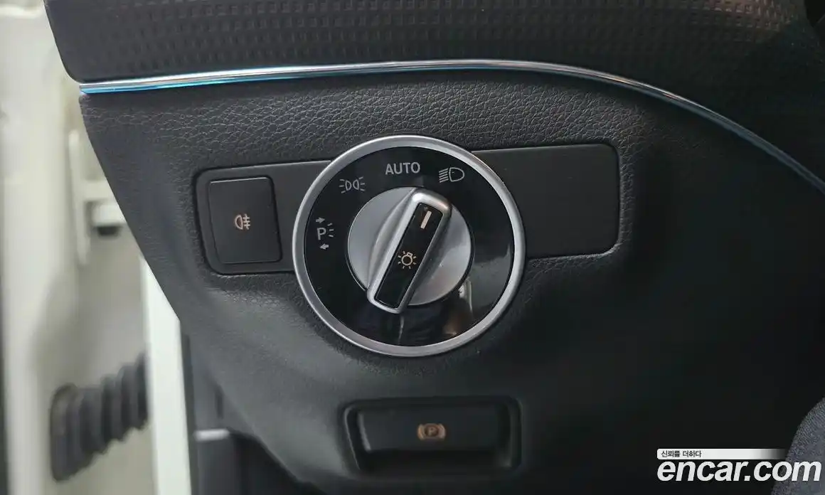 Mercedes-Benz A-Class 2015 1.5 Автомат в Москве № 161724, фото 18