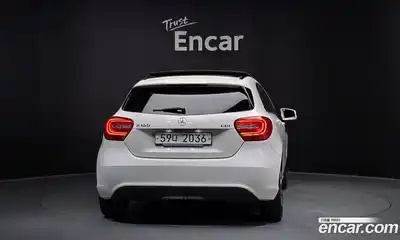 Mercedes-Benz A-Class 2015 1.5 Автомат в Москве № 161724, миниатюра 4
