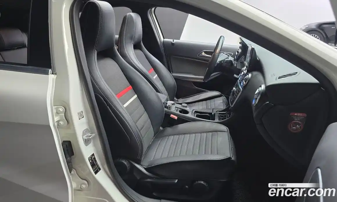 Mercedes-Benz A-Class 2015 1.5 Автомат в Москве № 161724, фото 10