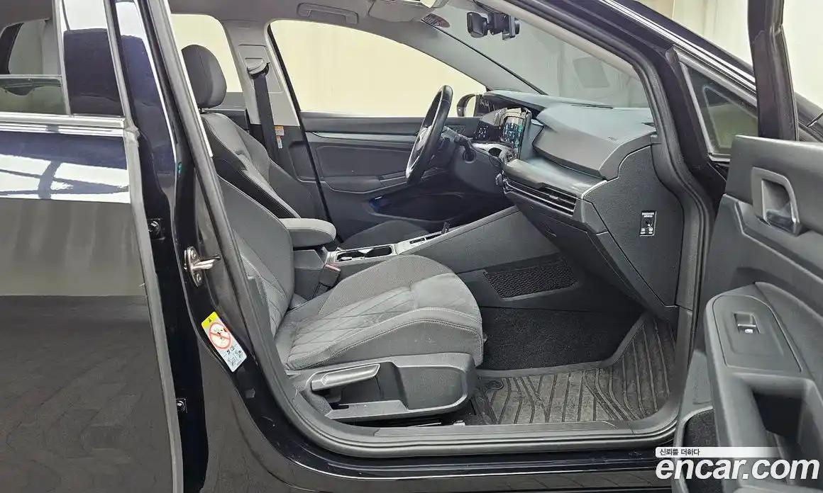 Volkswagen Golf 2022 2.0 Автомат в Москве № 168684, фото 11