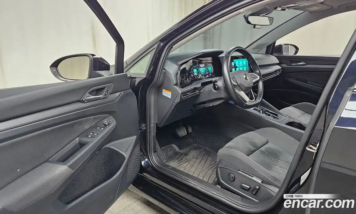 Volkswagen Golf 2022 2.0 Автомат в Москве № 168684, фото 10