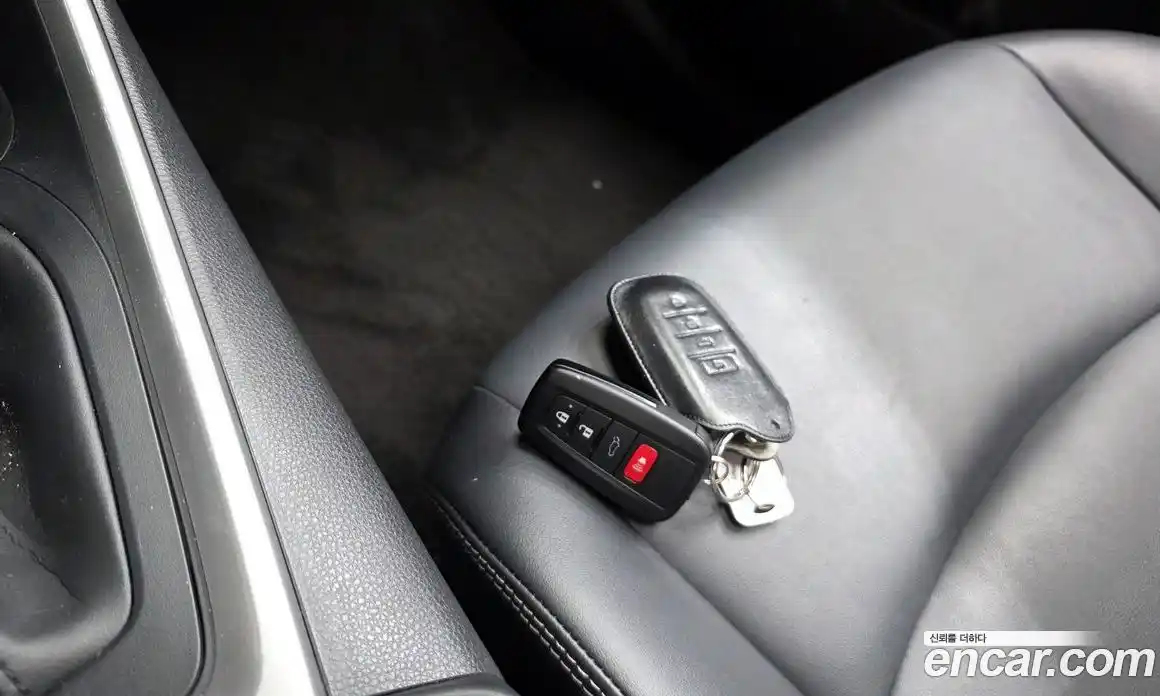 Toyota RAV4 2022 2.5 Автомат в Москве № 170279, фото 18