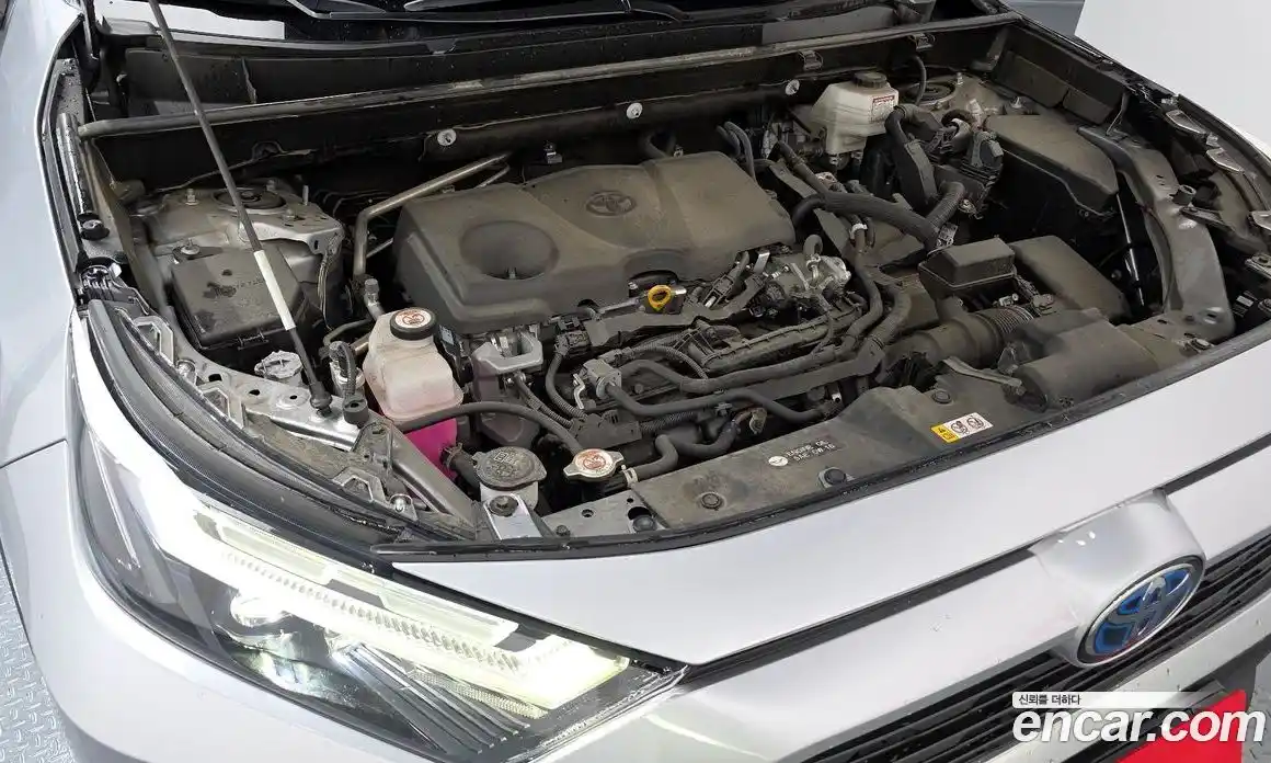 Toyota RAV4 2022 2.5 Автомат в Москве № 170279, фото 6