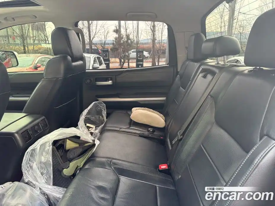 Toyota Tundra 2014 5.7 Автомат в Москве № 170365, фото 12