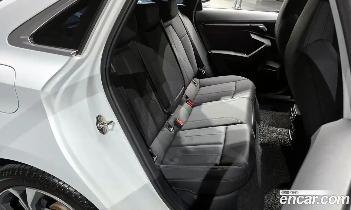 Audi A3 2023 2.0 Автомат в Москве № 195954, фото 12