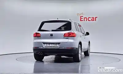 Volkswagen Tiguan 2014 2.0 Автомат в Москве № 199231, миниатюра 4
