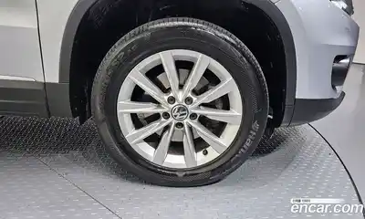 Volkswagen Tiguan 2014 2.0 Автомат в Москве № 199231, миниатюра 5