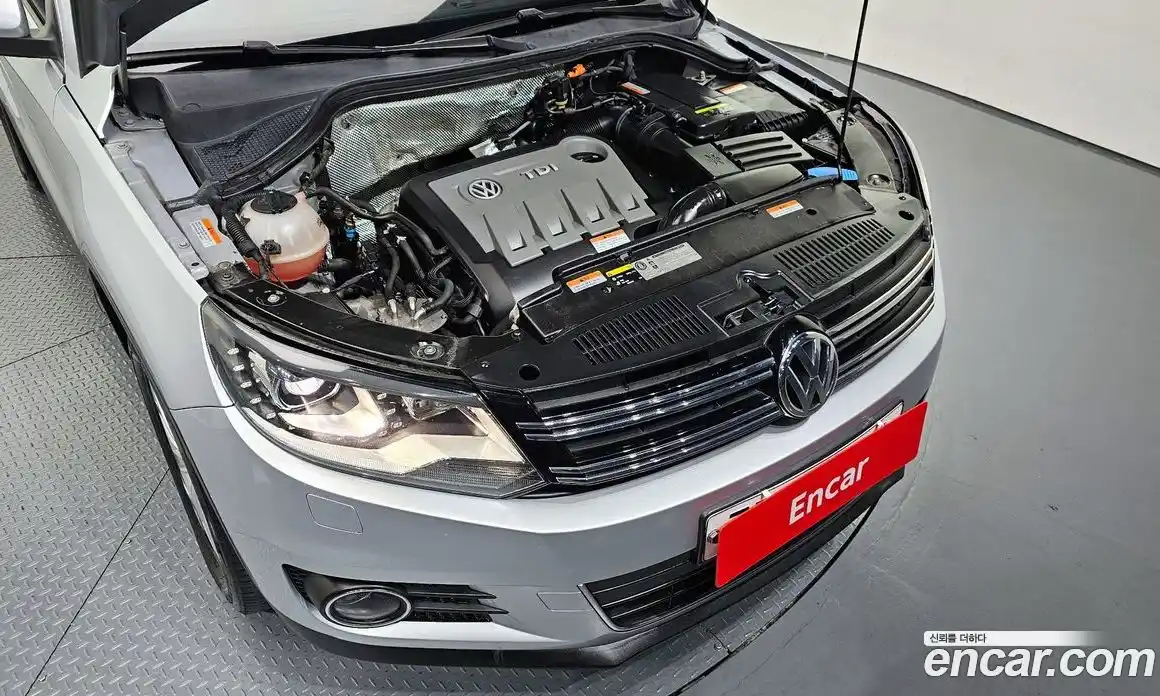 Volkswagen Tiguan 2014 2.0 Автомат в Москве № 199231, фото 6