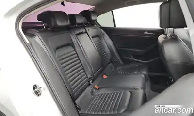 Volkswagen Passat 2018 2.0 Автомат в Москве № 199311, миниатюра 12