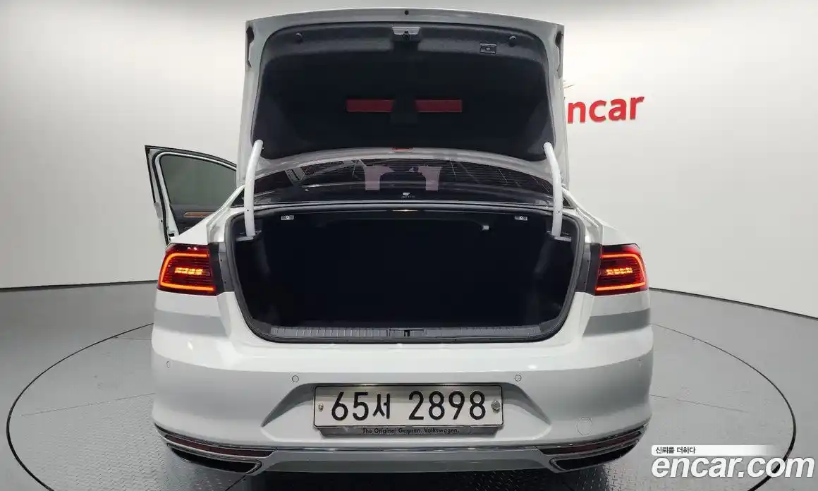 Volkswagen Passat 2018 2.0 Автомат в Москве № 199311, фото 20