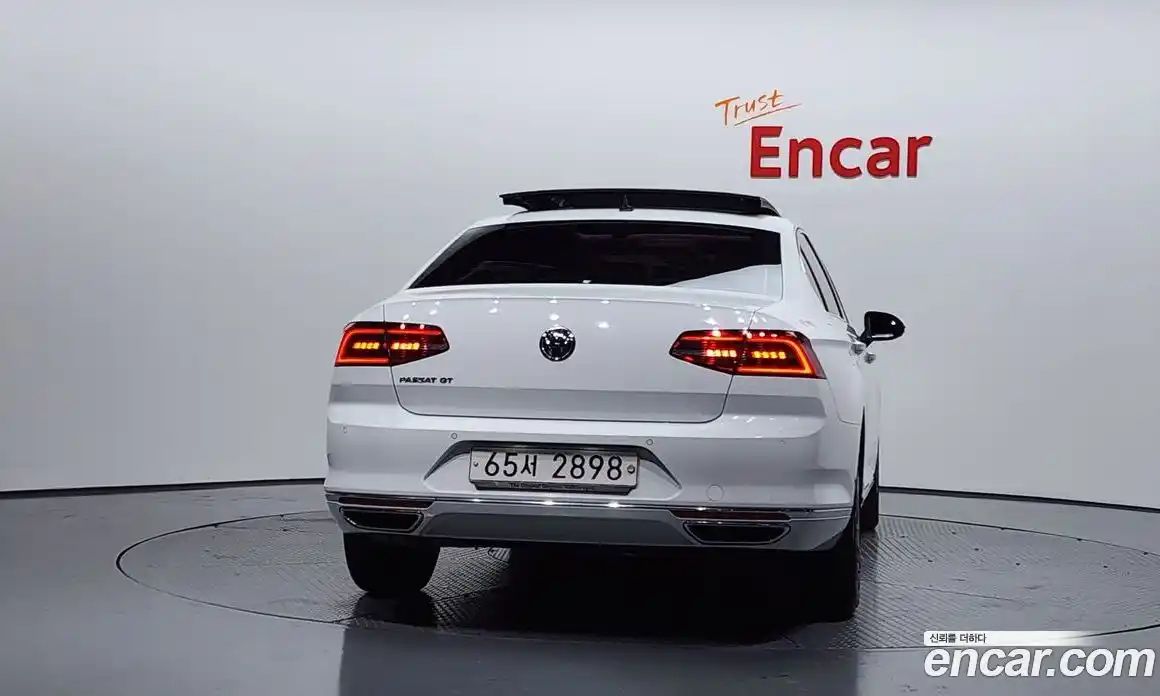 Volkswagen Passat 2018 2.0 Автомат в Москве № 199311, фото 4