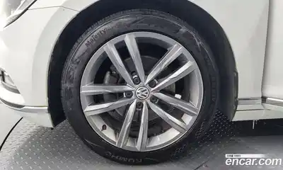 Volkswagen Passat 2018 2.0 Автомат в Москве № 199311, миниатюра 5