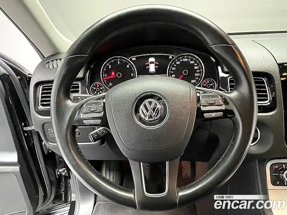 Volkswagen Touareg 2013 3.0 Автомат в Москве № 199359, фото 11