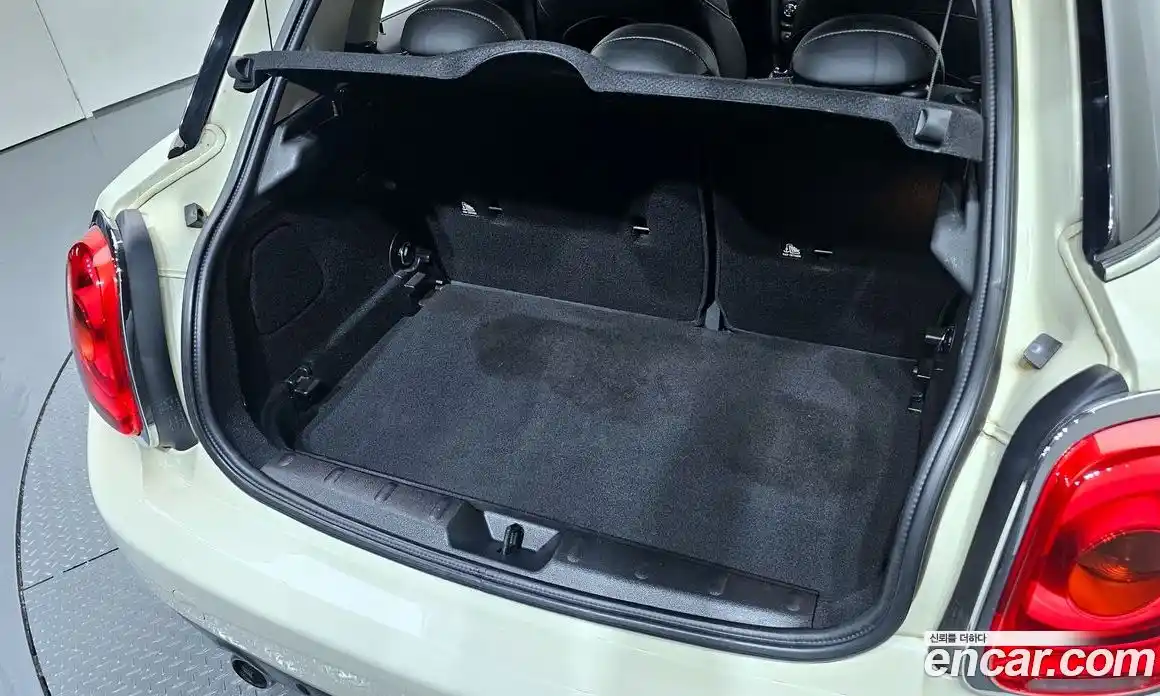 Mini Cooper 2015 1.5 Автомат в Москве № 214383, фото 20