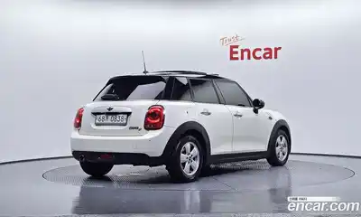Mini Cooper 2015 1.5 Автомат в Москве № 214383, миниатюра 2