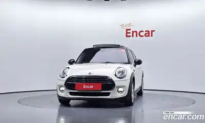 Mini Cooper 2015 1.5 Автомат в Москве № 214383, миниатюра 3