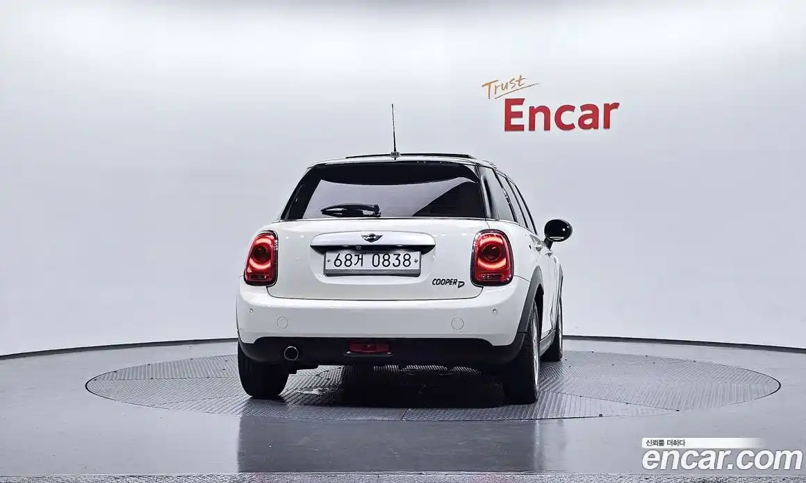 Mini Cooper 2015 1.5 Автомат в Москве № 214383, фото 4