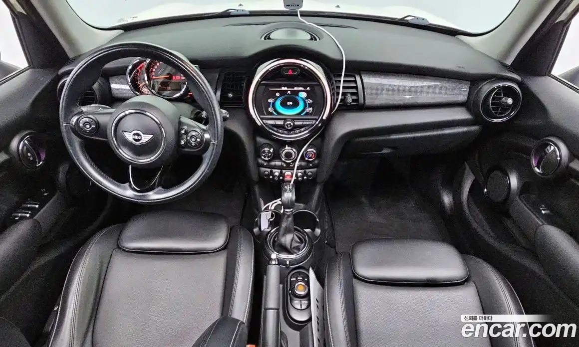 Mini Cooper 2015 1.5 Автомат в Москве № 214383, фото 7