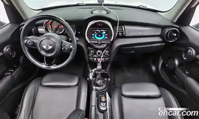 Mini Cooper 2015 1.5 Автомат в Москве № 214383, миниатюра 7