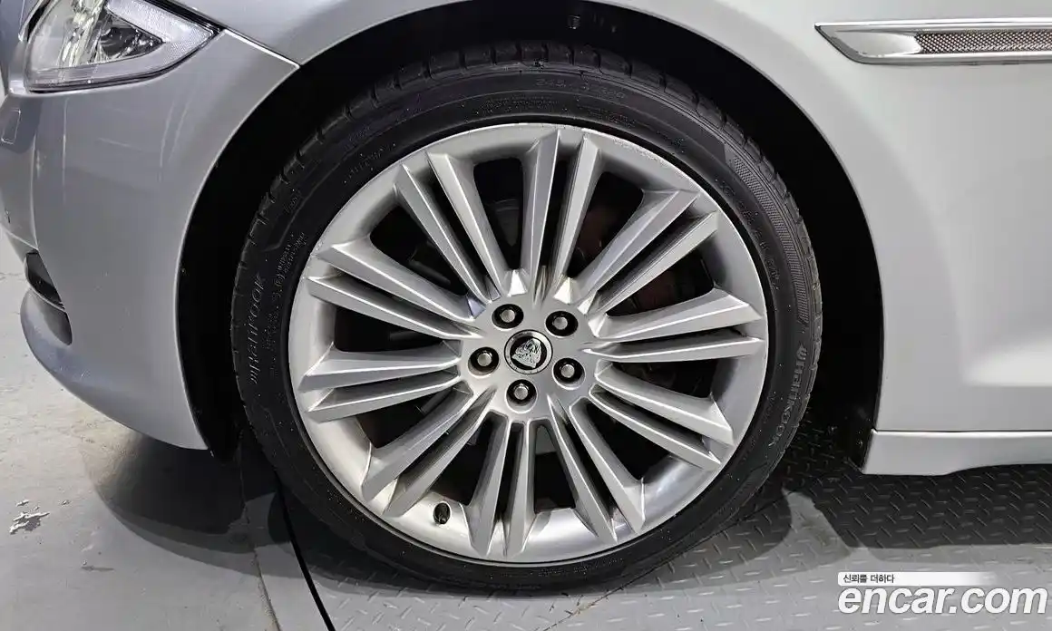 Jaguar XJ 2012 5.0 Автомат в Москве № 283841, фото 5