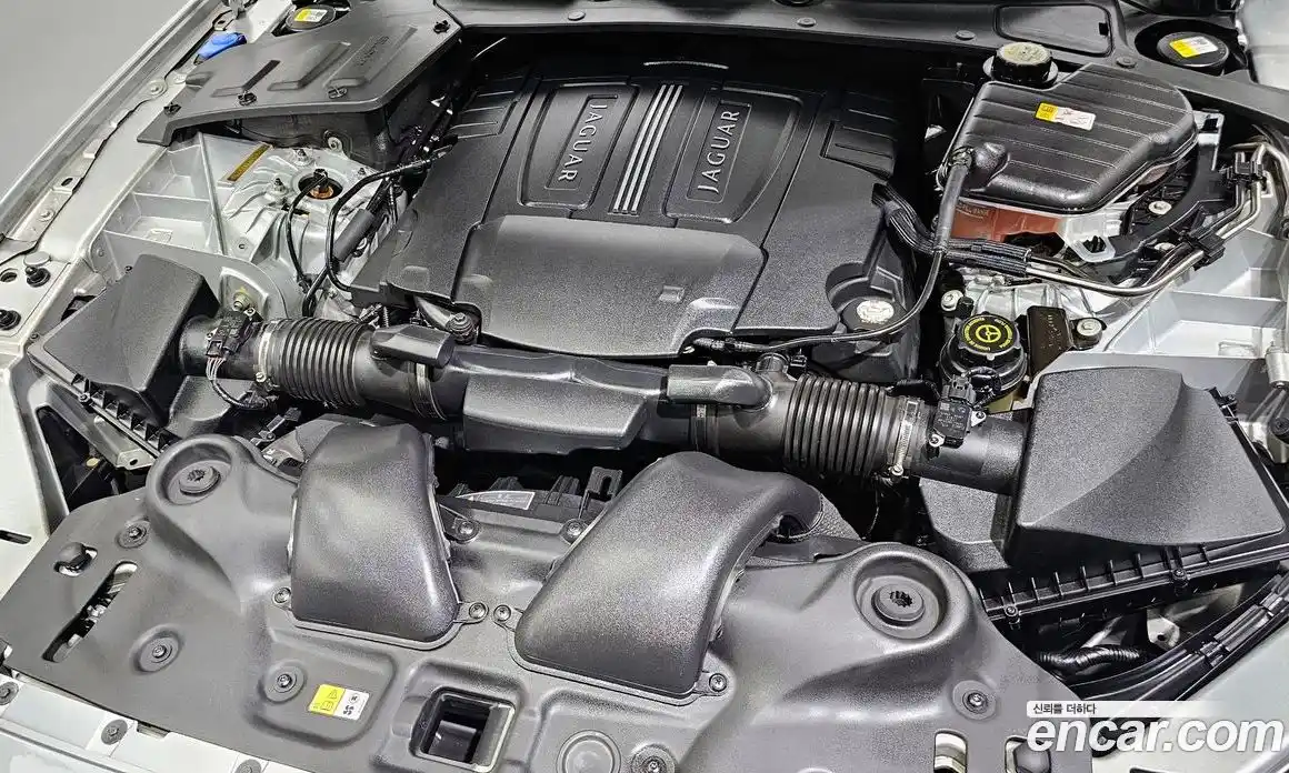 Jaguar XJ 2012 5.0 Автомат в Москве № 283841, фото 6