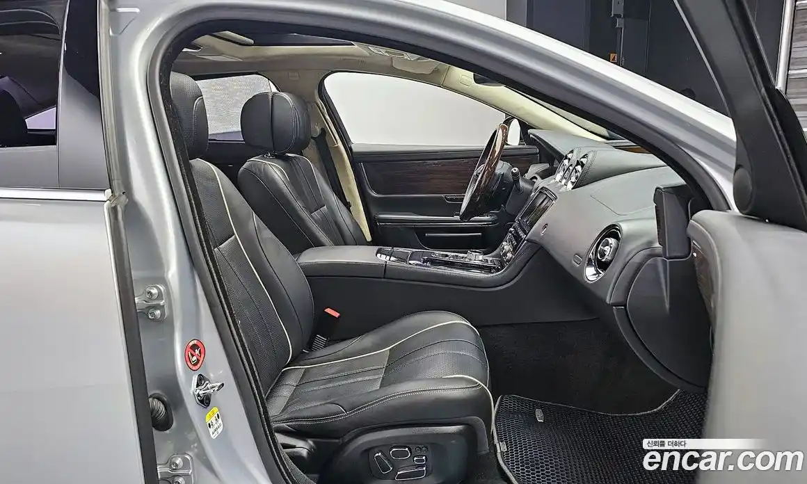 Jaguar XJ 2012 5.0 Автомат в Москве № 283841, фото 10