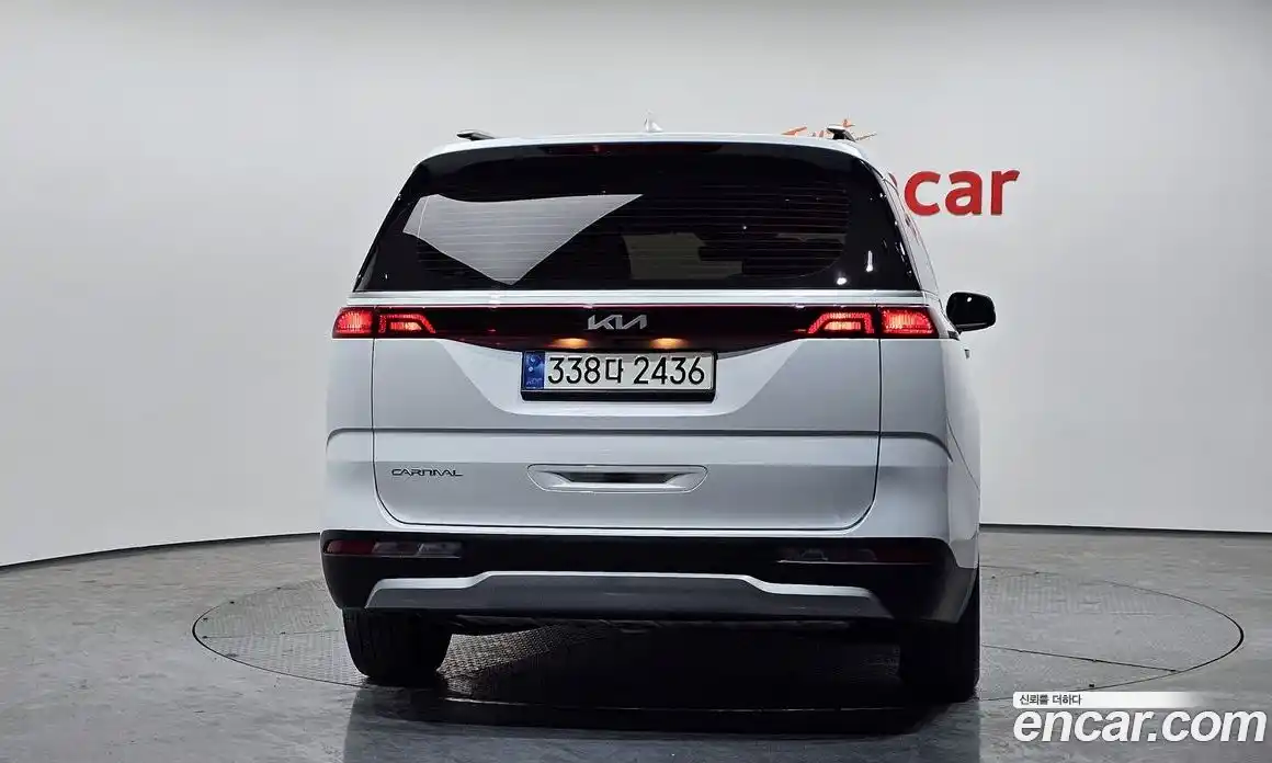 Kia Canival 2023 2.2 Автомат в Москве № 582447, фото 4