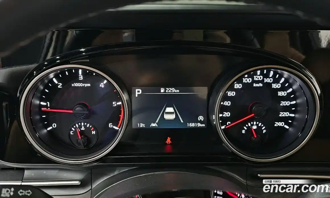 Kia Canival 2023 2.2 Автомат в Москве № 582447, фото 8