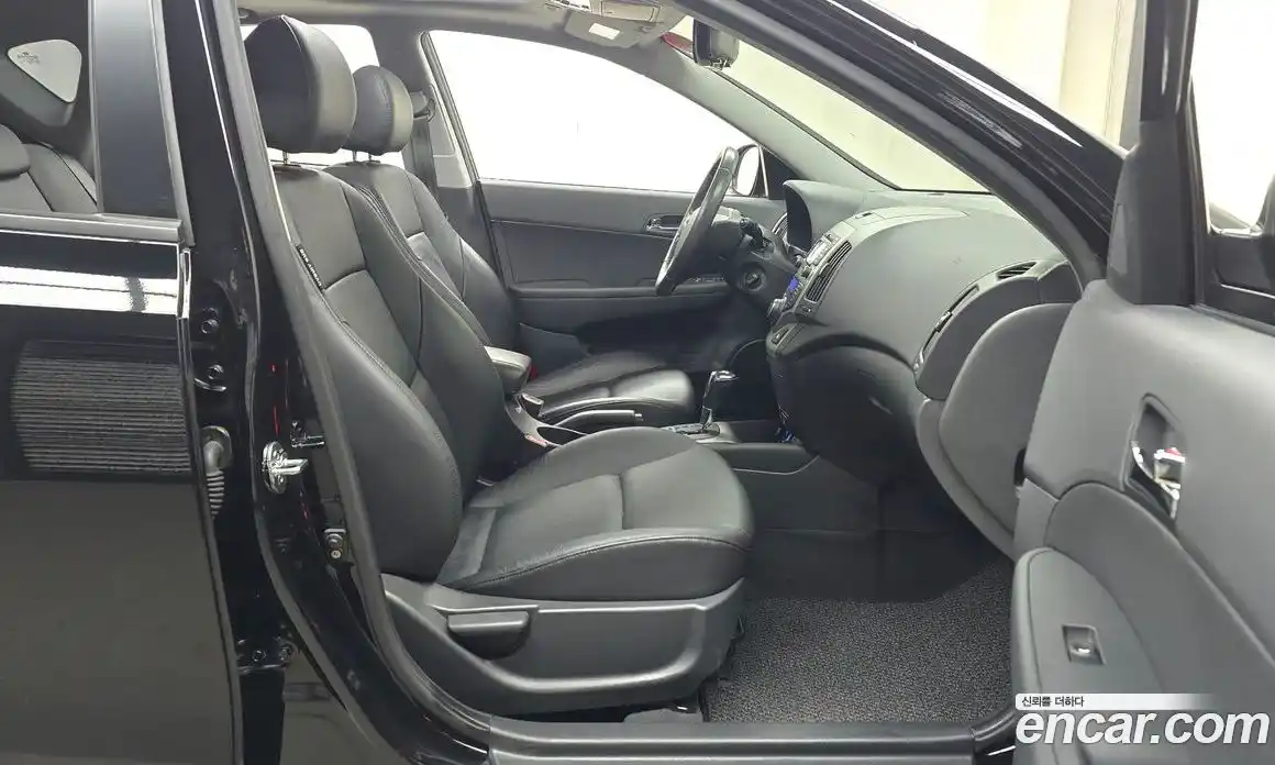 Hyundai i30 2011 1.6 Автомат в Москве № 582628, фото 11