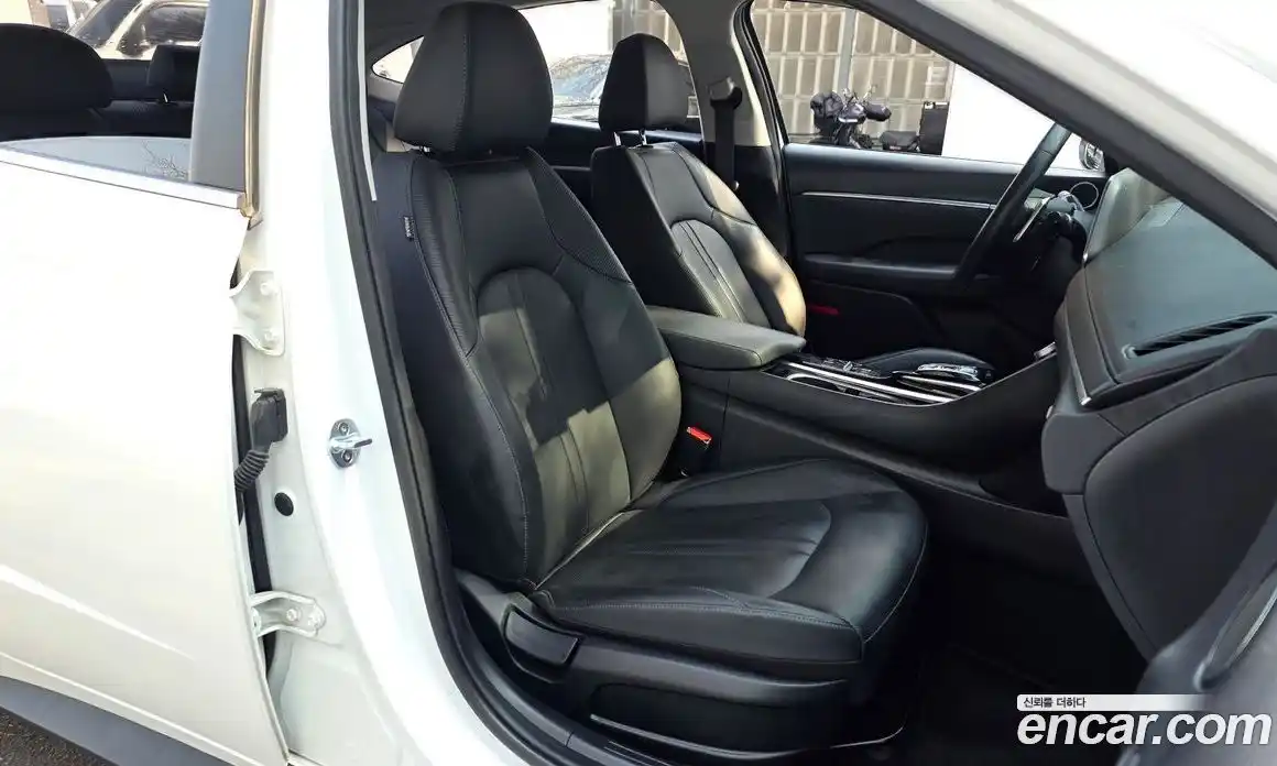 Hyundai Sonata 2020 2.0 Автомат в Москве № 582741, фото 10